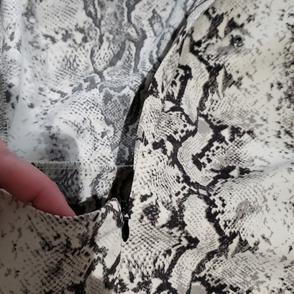 Dynamite snake print wrap dress - Picture 5 of 7